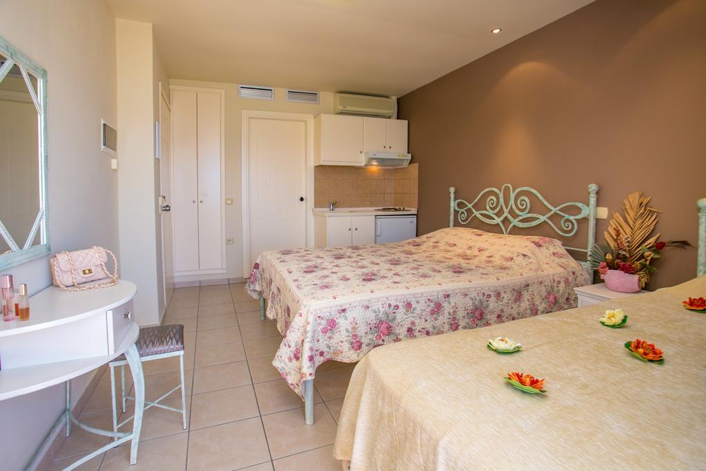 Studios Akrogiali Limenaria  Ruang foto